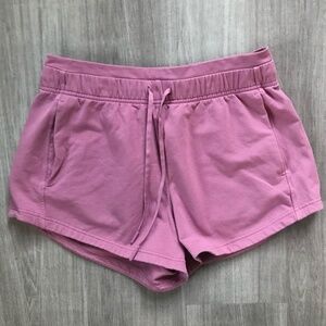 Lululemon Inner Glow HR Short 3", Size 8